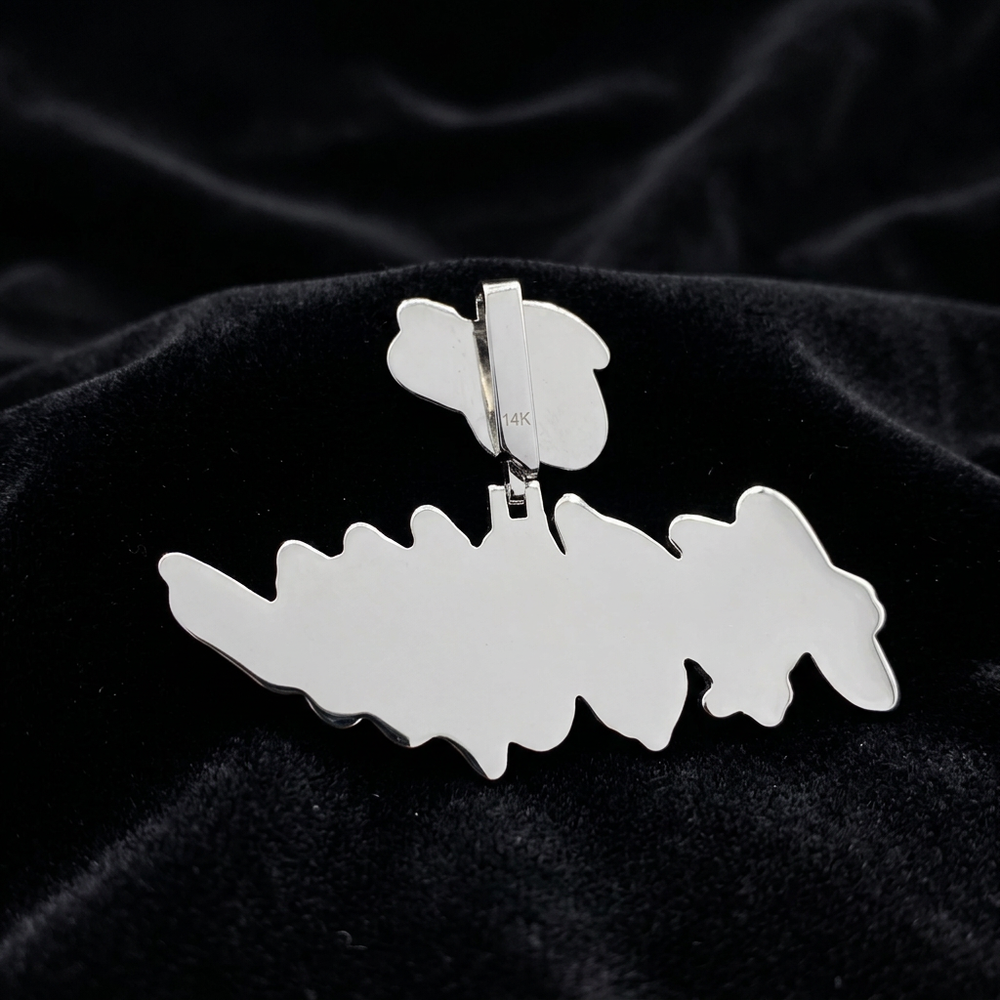 Pendant back on premium black velvet