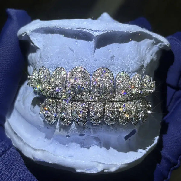 CUSTOM TOP & BOTTOM BIG DIAMOND S925 SILVER VVS MOISSANITE GRILLZ