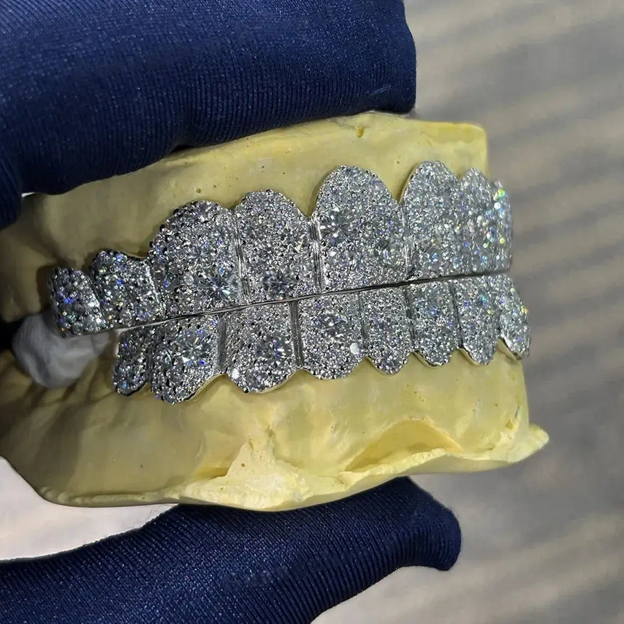CUSTOM TOP & BOTTOM MOSAIC SETTING S925 VVS MOISSANITE STRAIGHT CUT GRILLZ