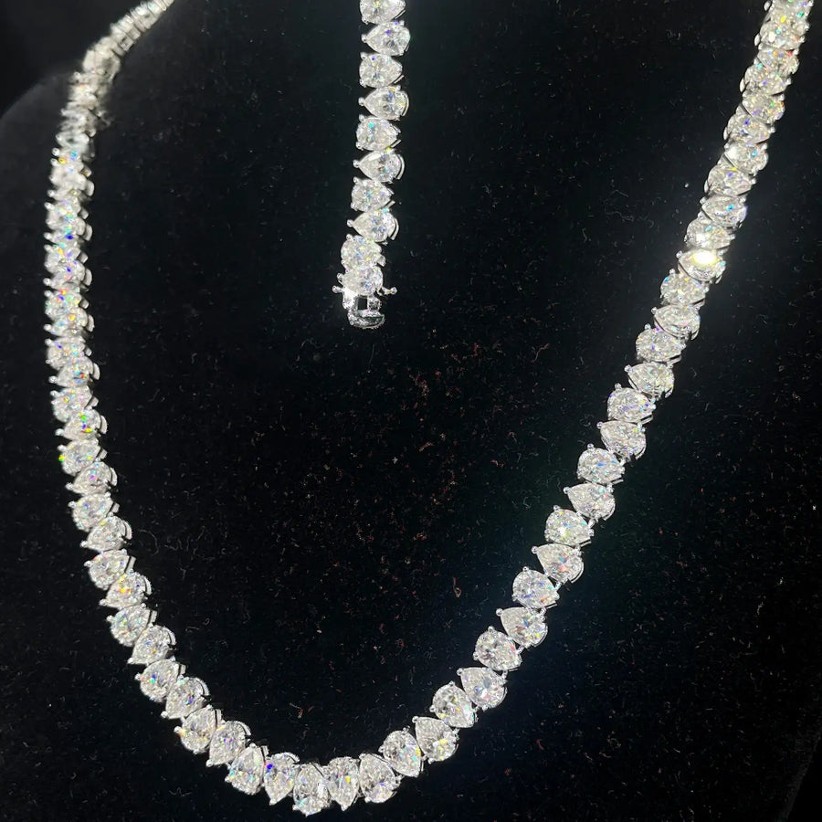 THE 5MM PEAR-CUT VVS MOISSANITE TENNIS CHAIN NECKLACE